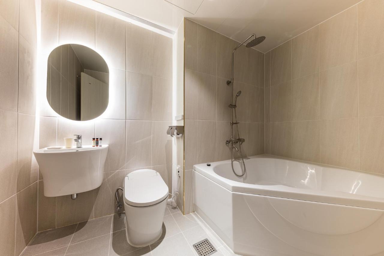 Hotel Lium Cheonan Bagian luar foto