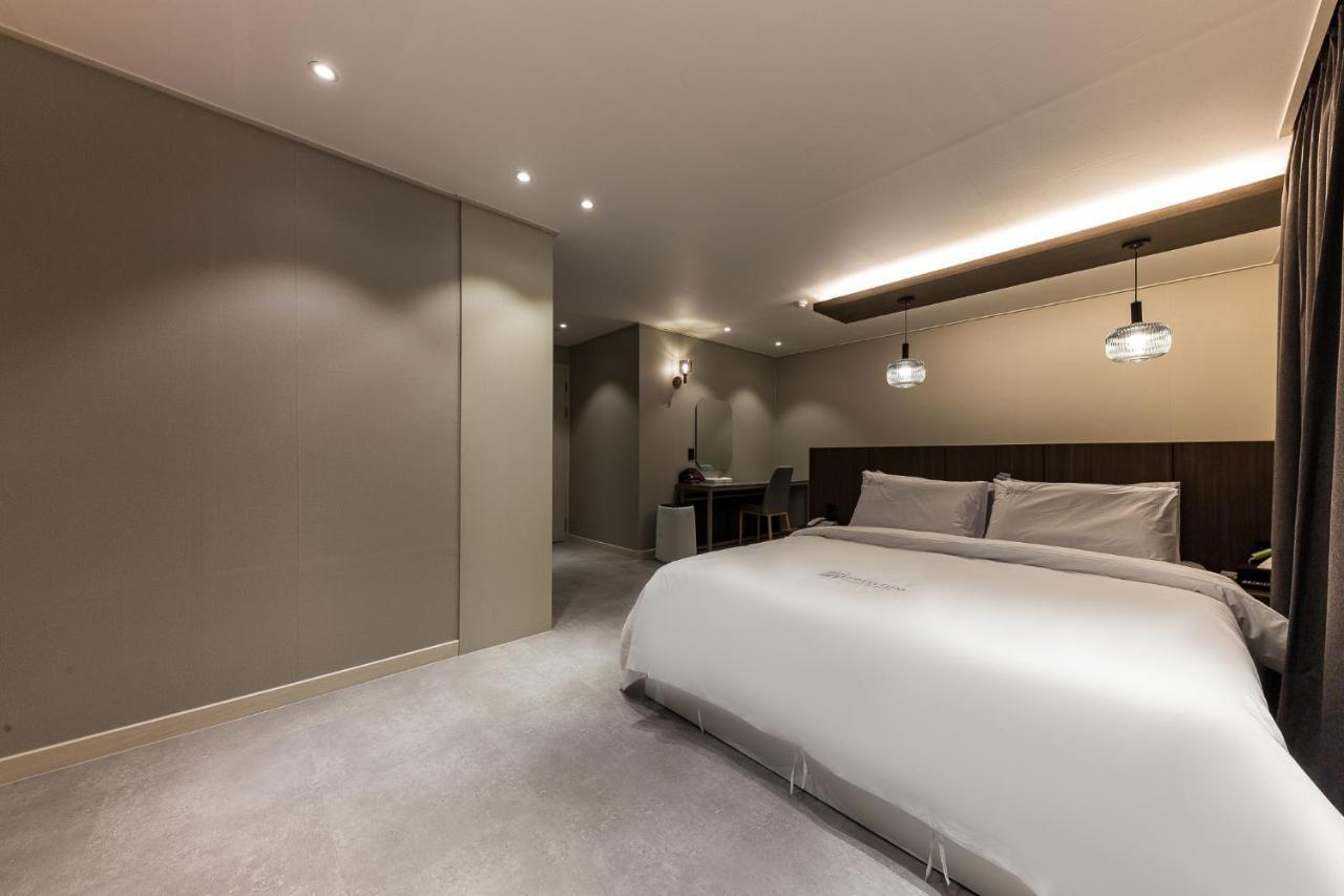 Hotel Lium Cheonan Bagian luar foto
