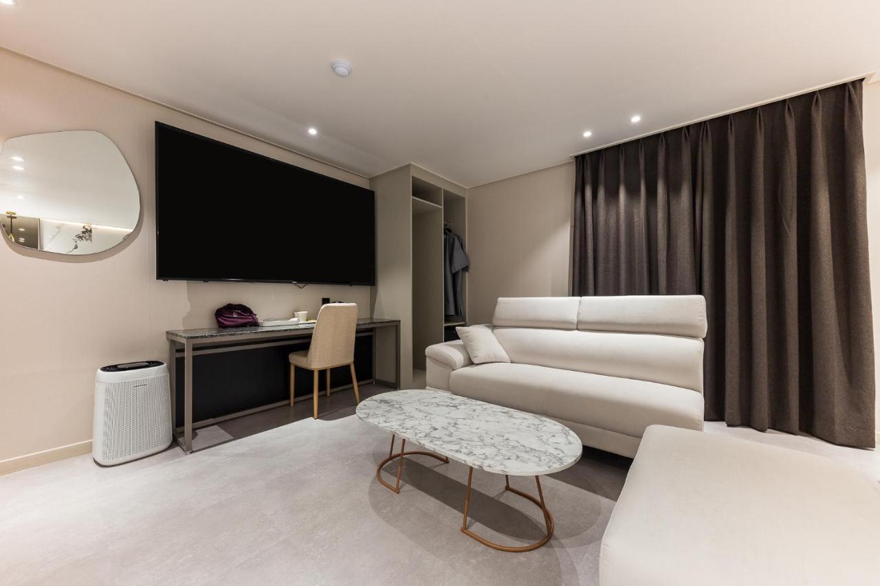 Hotel Lium Cheonan Bagian luar foto