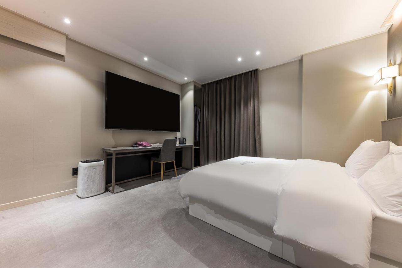 Hotel Lium Cheonan Bagian luar foto