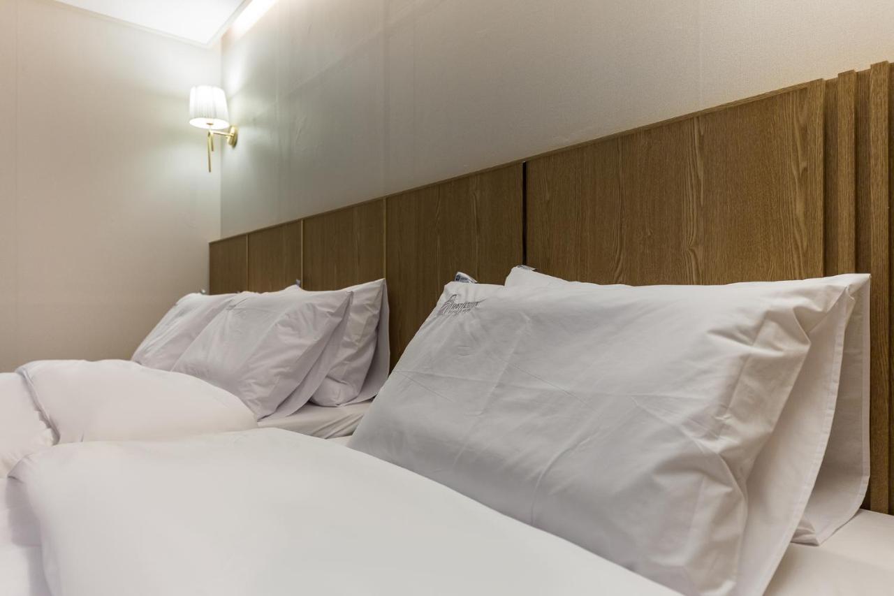Hotel Lium Cheonan Bagian luar foto